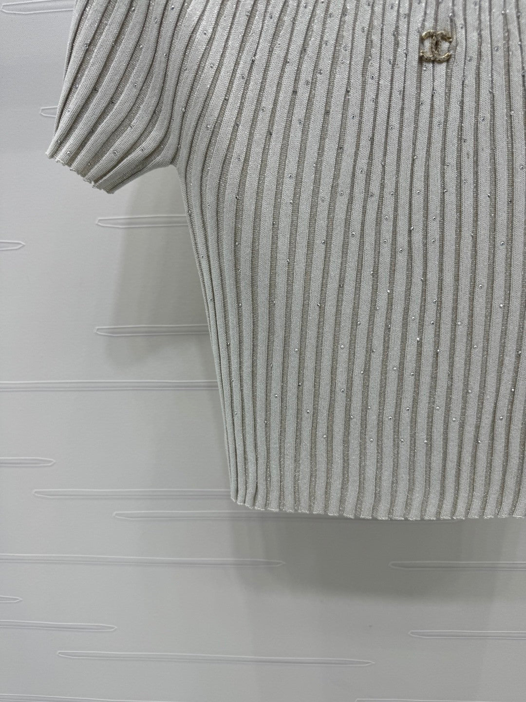 25 Round neck vertical stripe knitted top