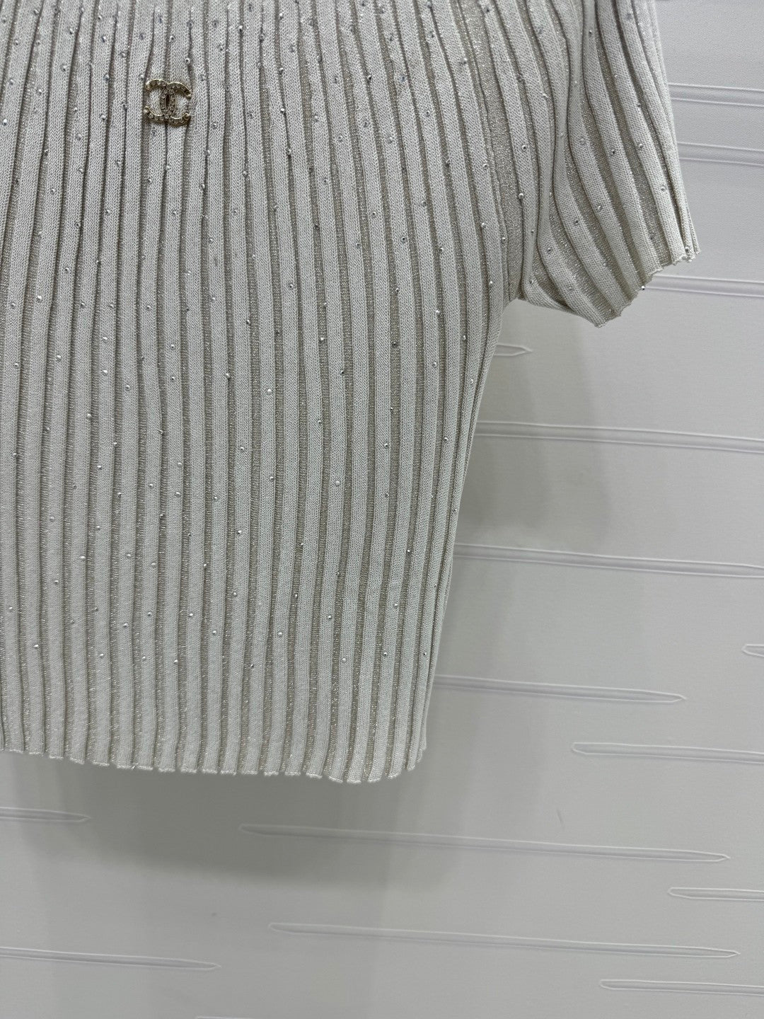 25 Round neck vertical stripe knitted top