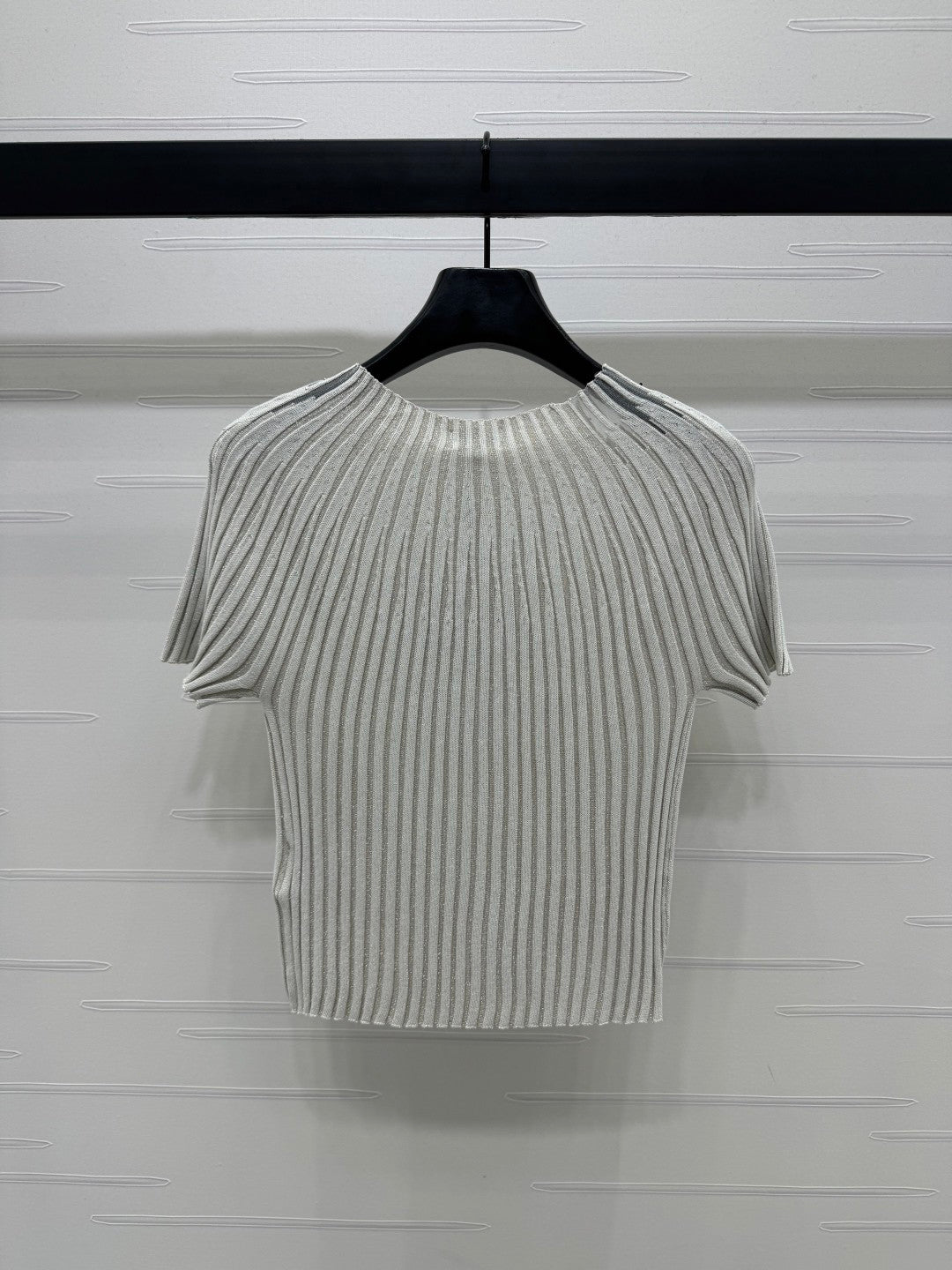 25 Round neck vertical stripe knitted top