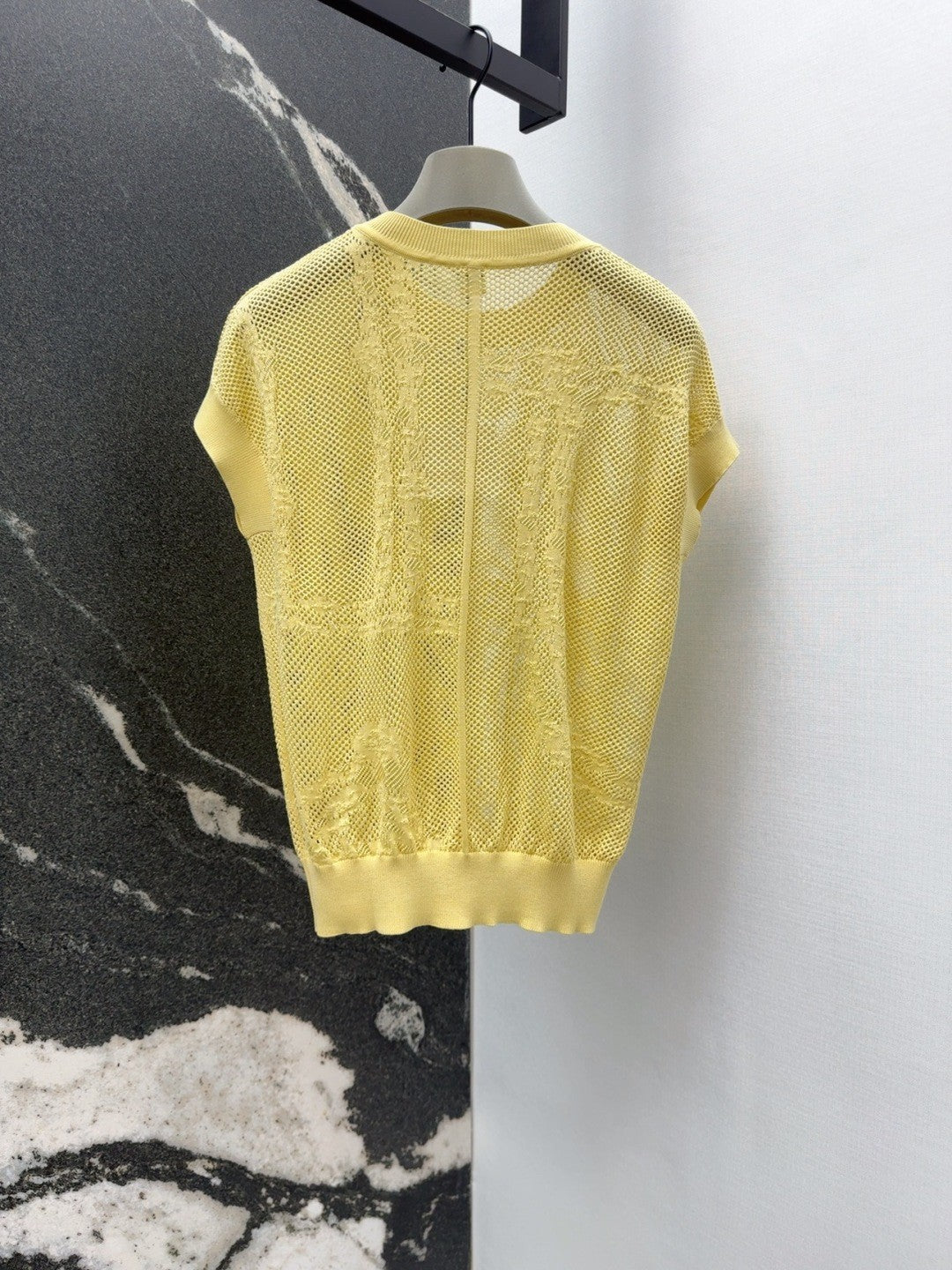25 Jacquard hollow knitted top
