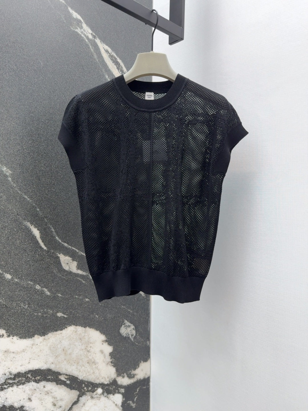 25 Jacquard hollow knitted top