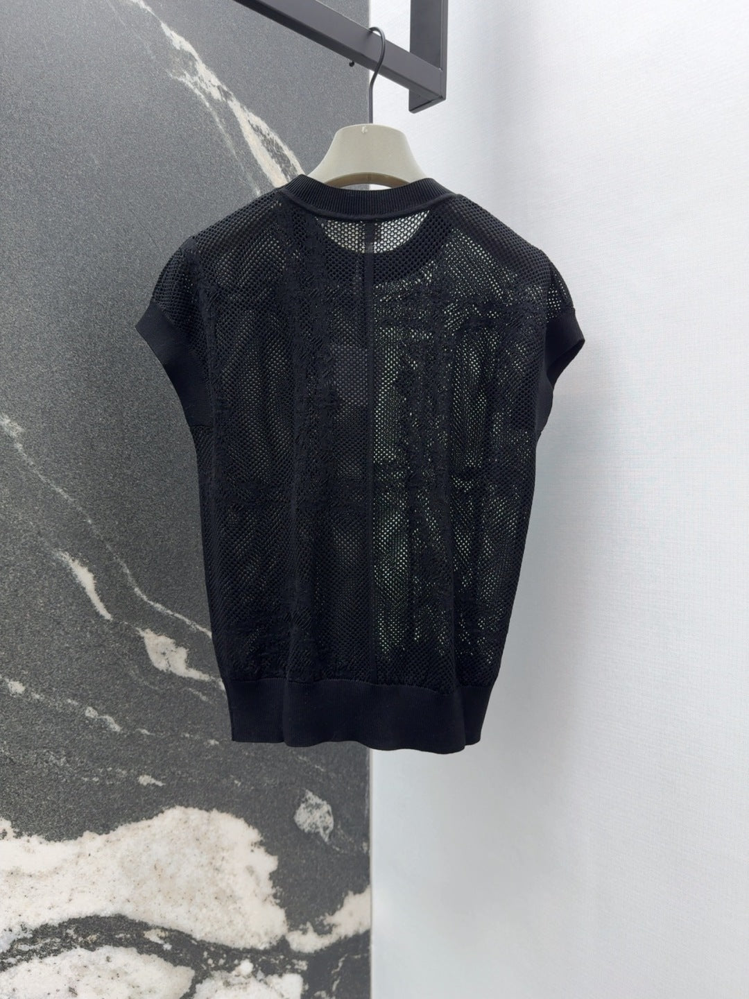 25 Jacquard hollow knitted top