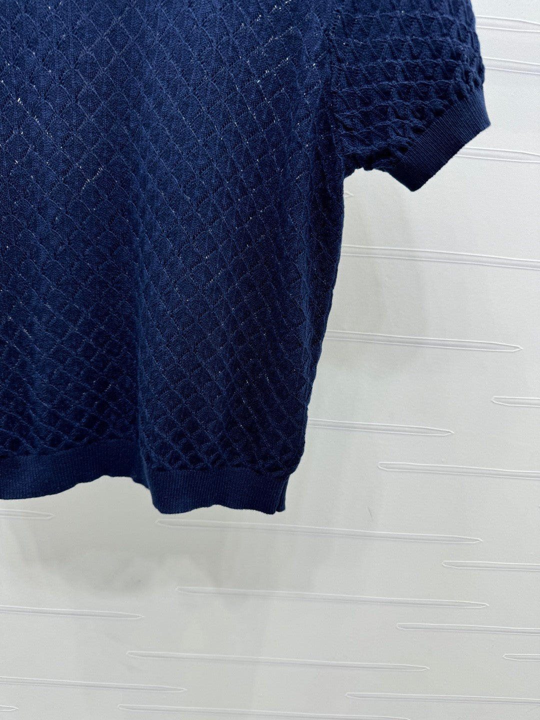 25 Short sleeved knitted top