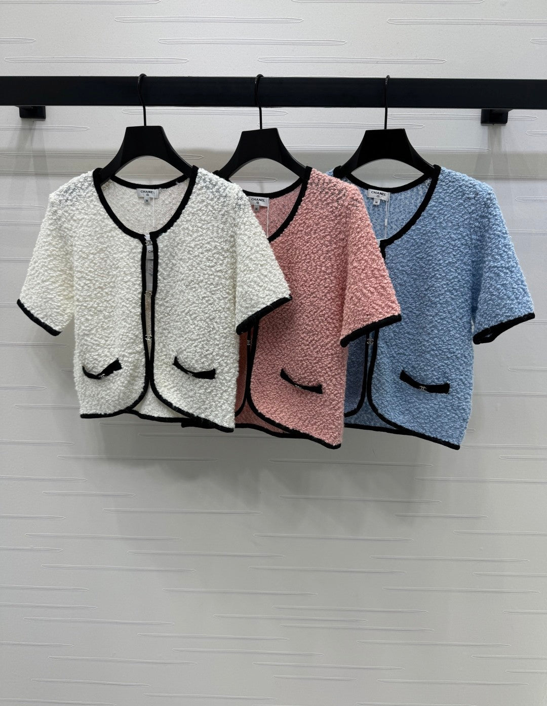 25 Particle velvet knitted short sleeved cardigan