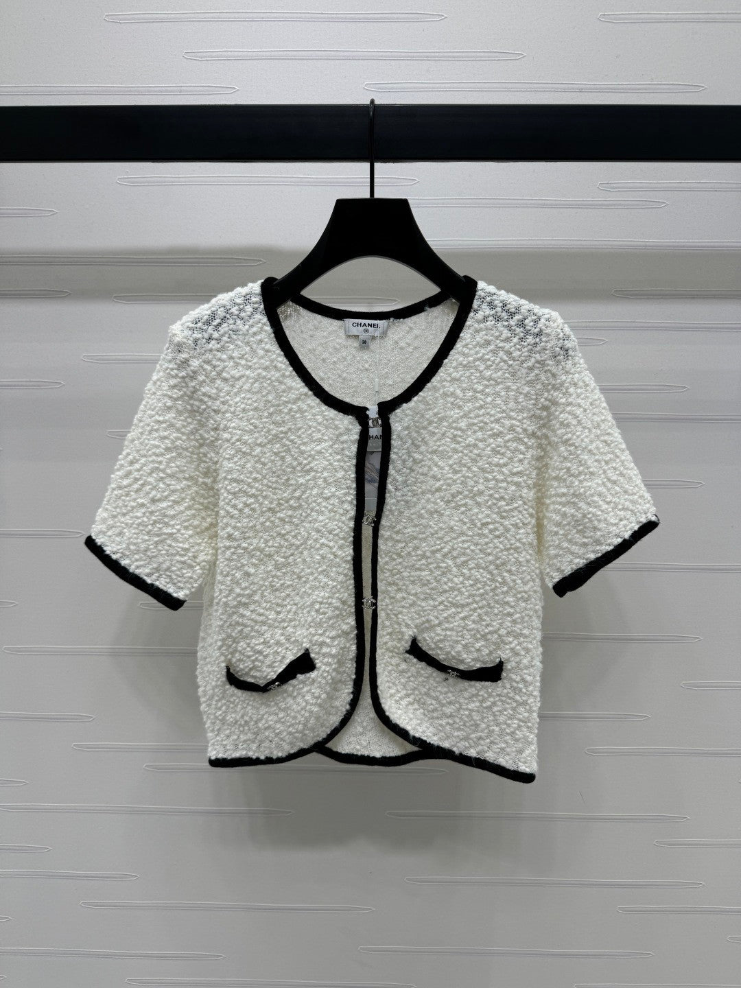 25 Particle velvet knitted short sleeved cardigan