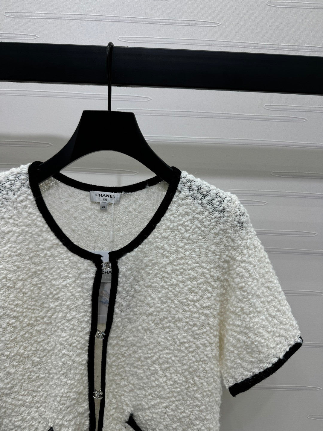 25 Particle velvet knitted short sleeved cardigan