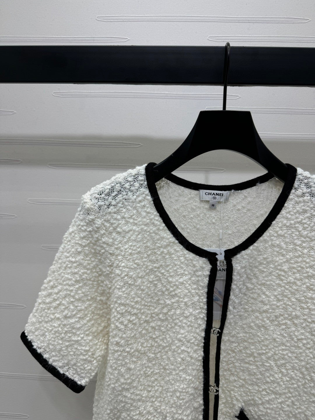 25 Particle velvet knitted short sleeved cardigan