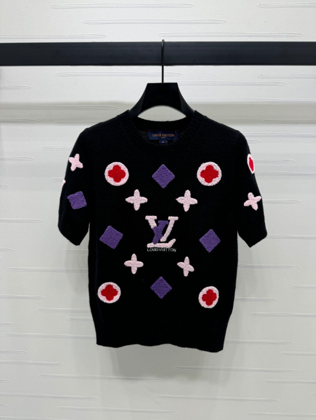 25 Embossed round neck short sleeved knit