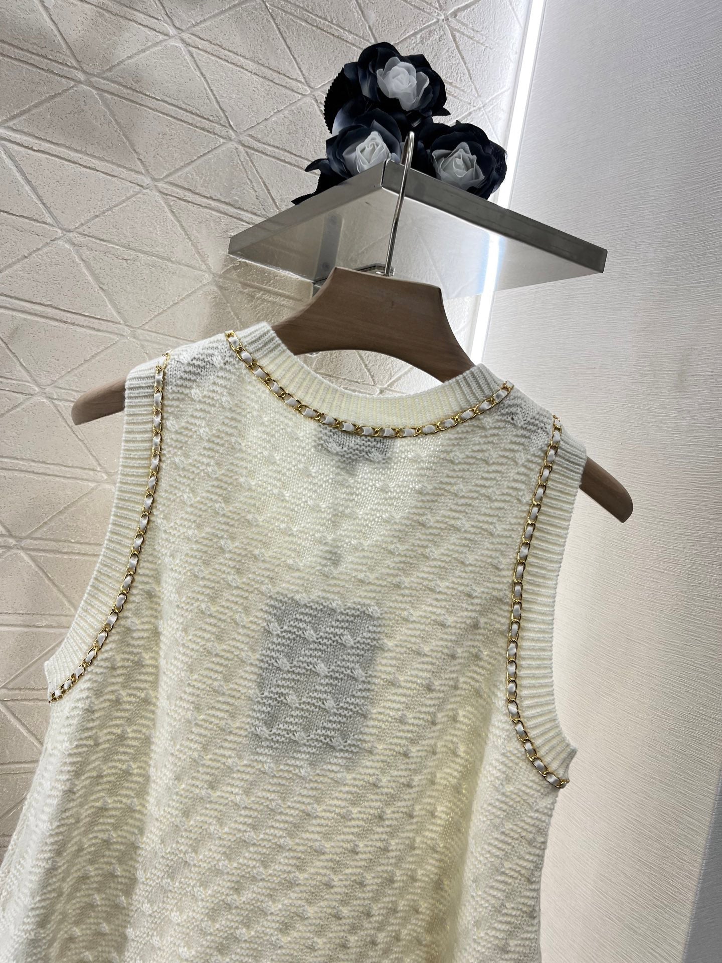 2025 New Leather Chain Knitted Vest