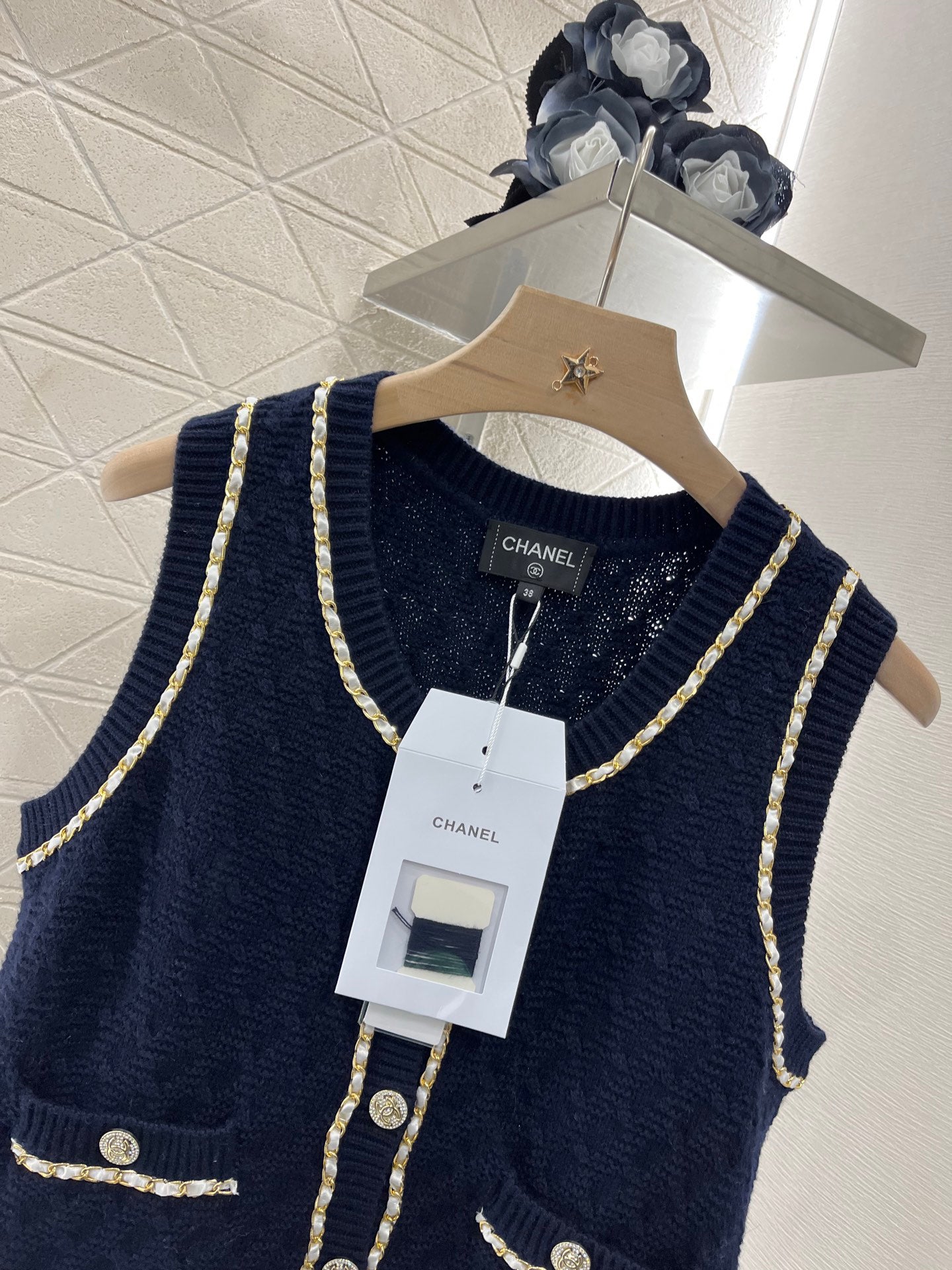 2025 New Leather Chain Knitted Vest