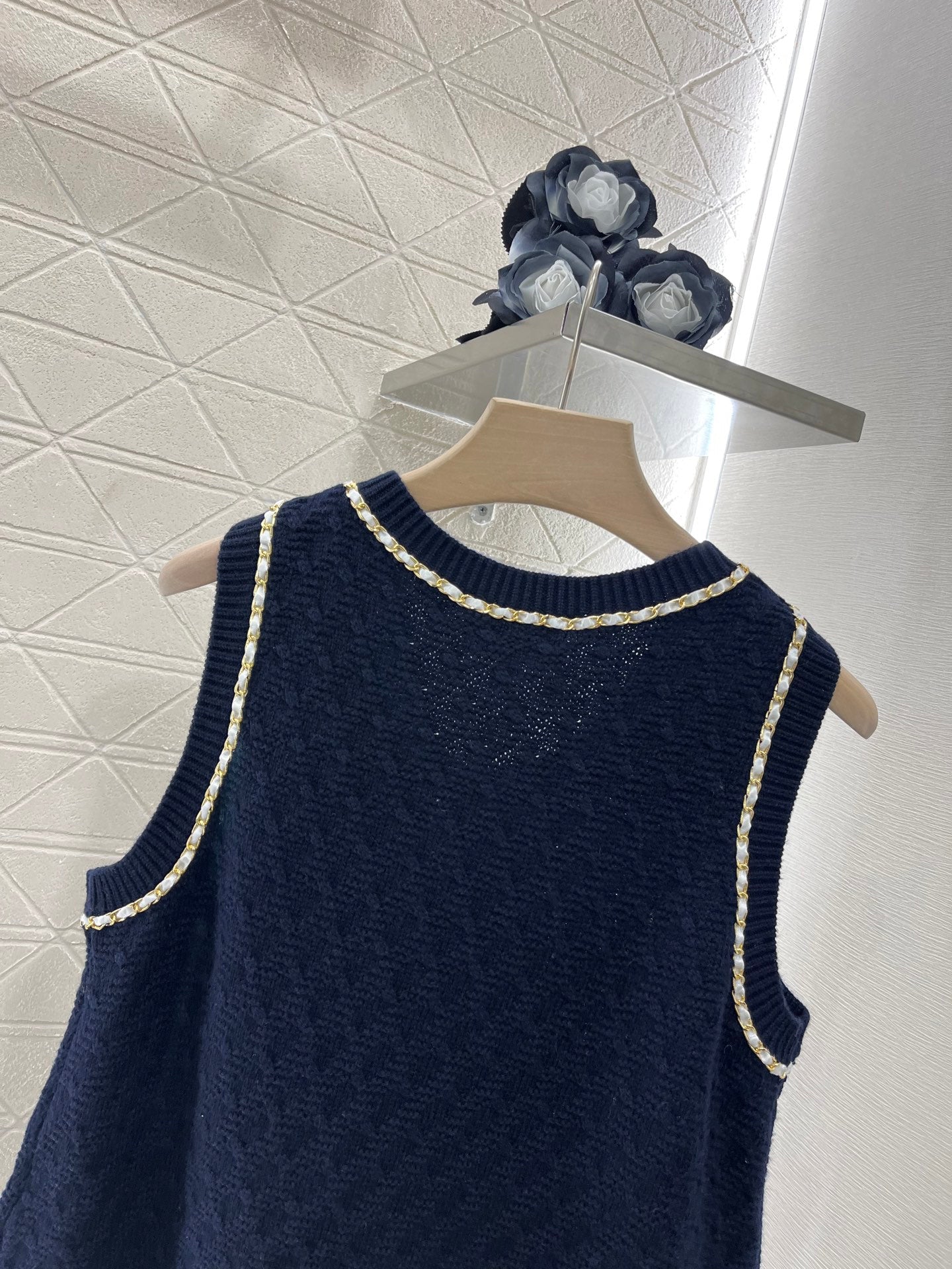 2025 New Leather Chain Knitted Vest