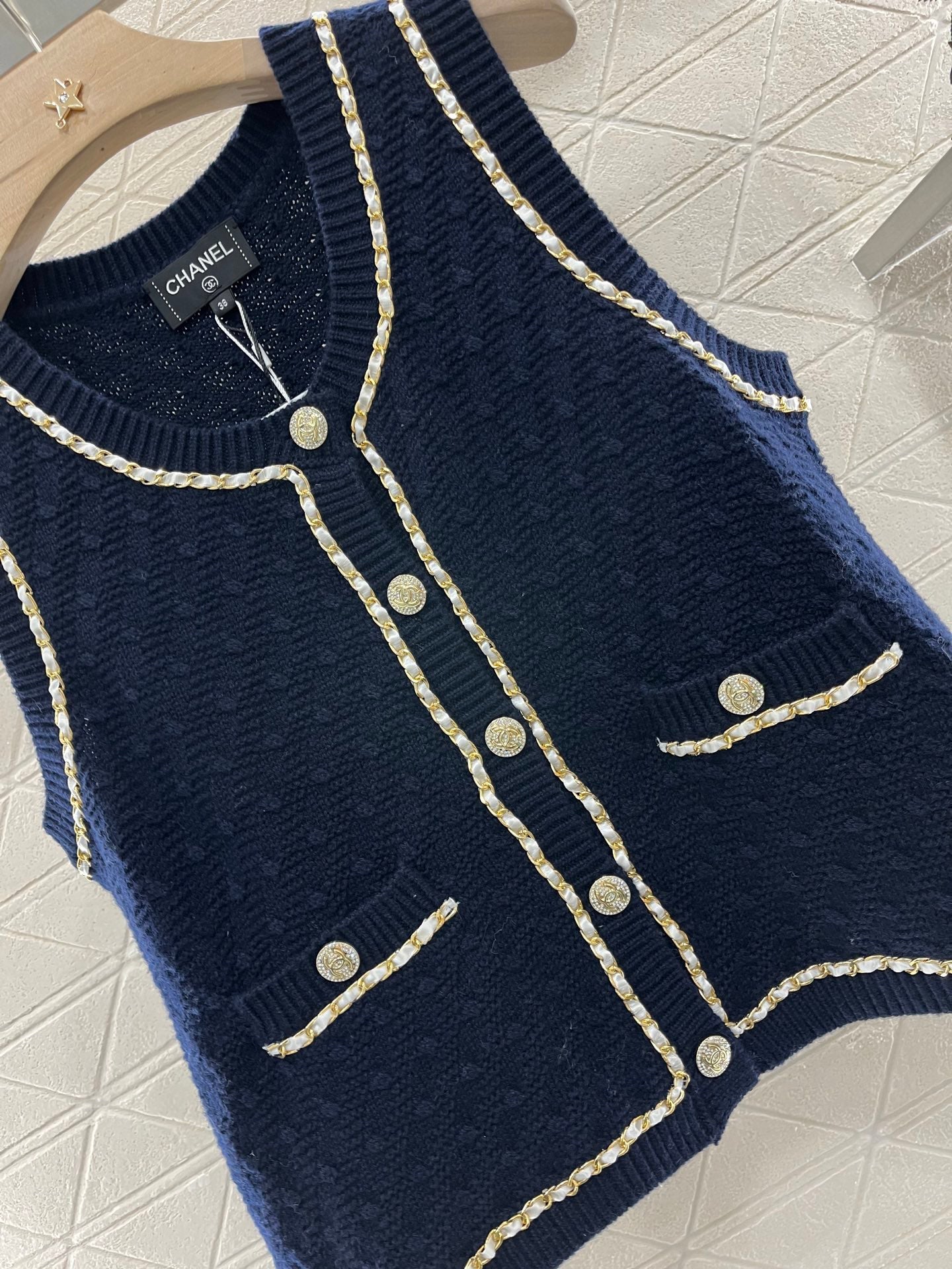 2025 New Leather Chain Knitted Vest