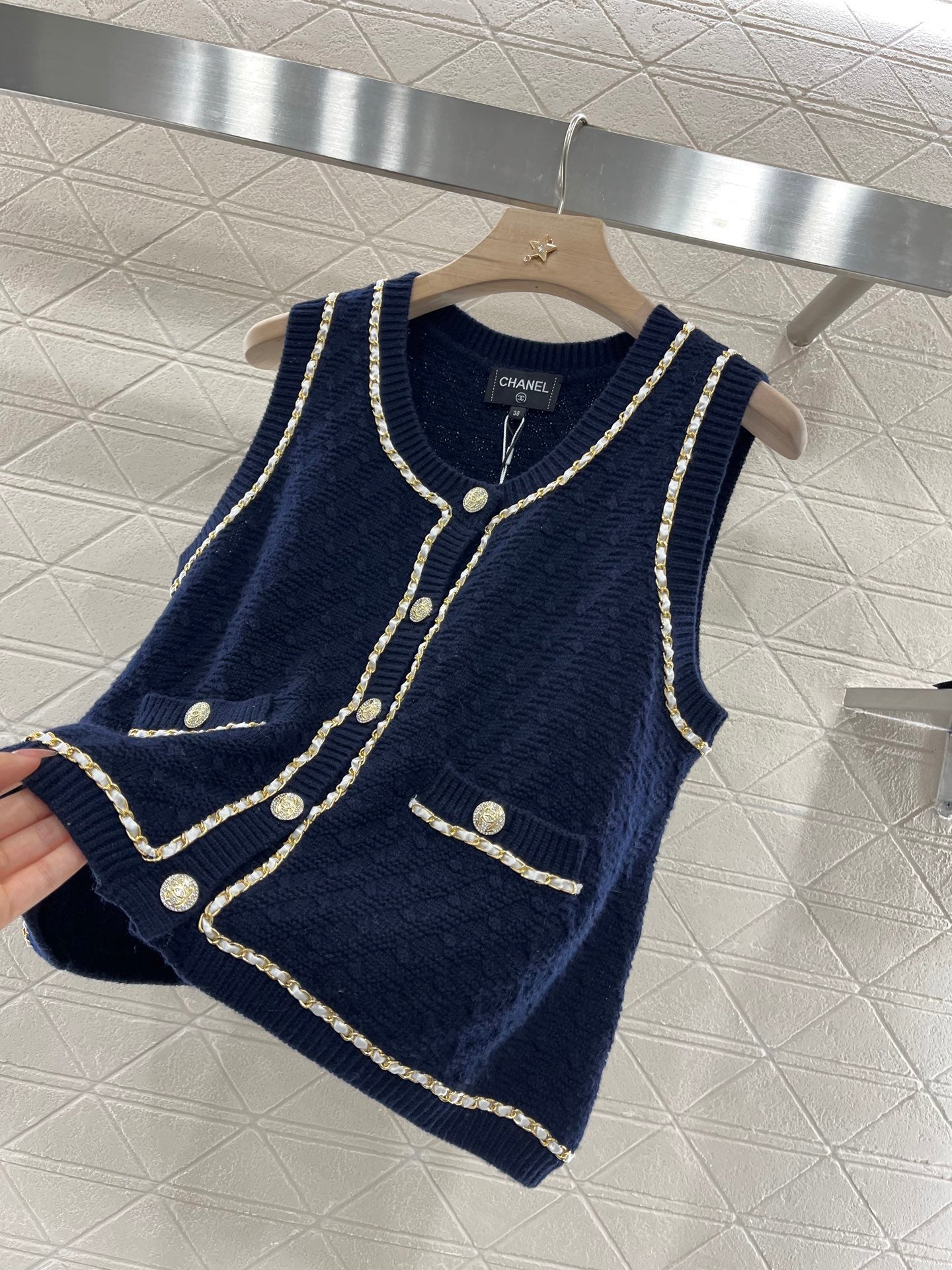 2025 New Leather Chain Knitted Vest