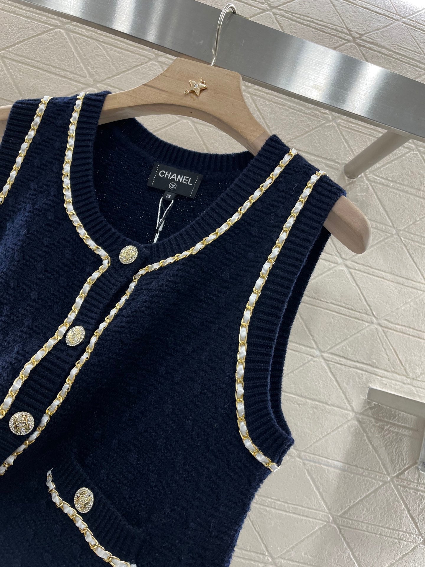 2025 New Leather Chain Knitted Vest