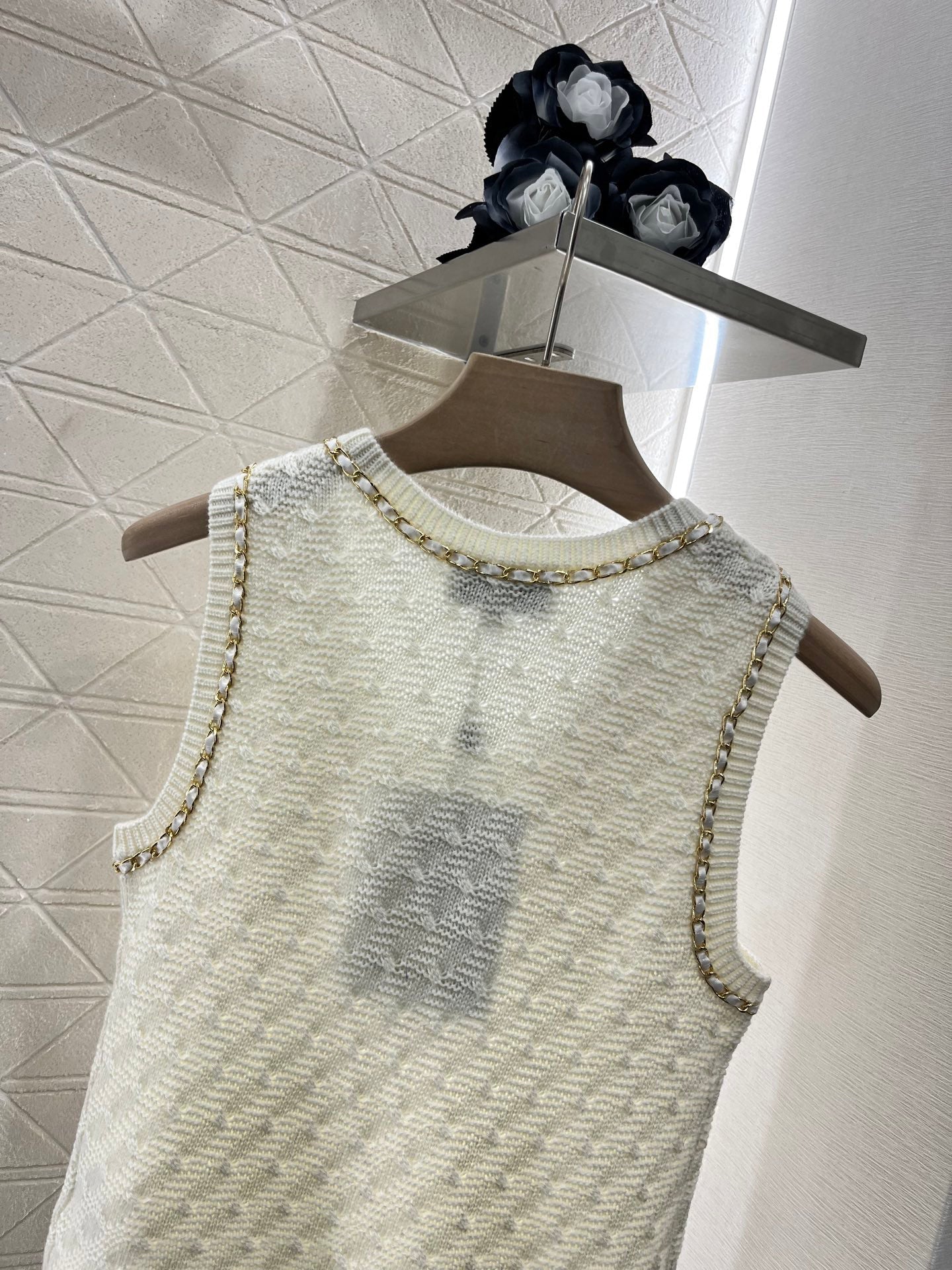 2025 New Leather Chain Knitted Vest