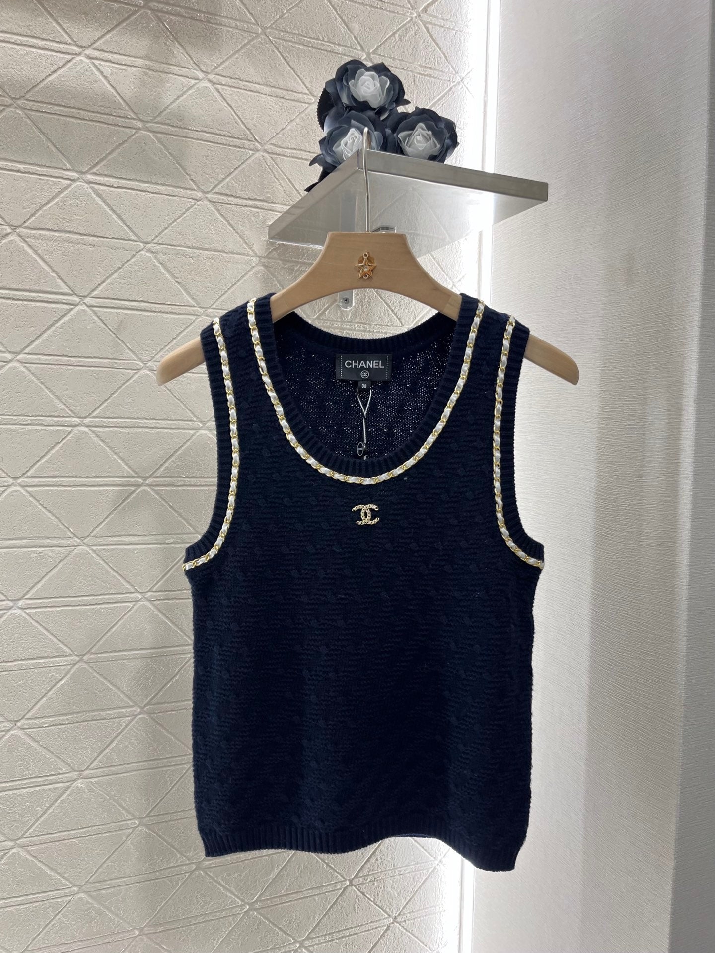 2025 New Leather Chain Knitted Vest