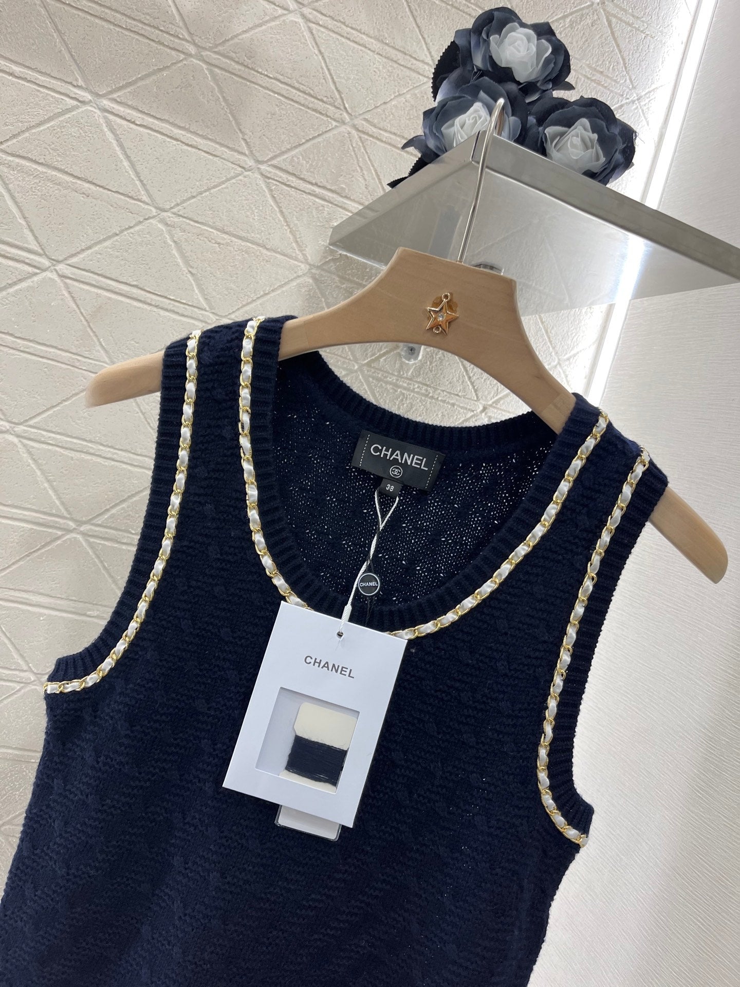 2025 New Leather Chain Knitted Vest