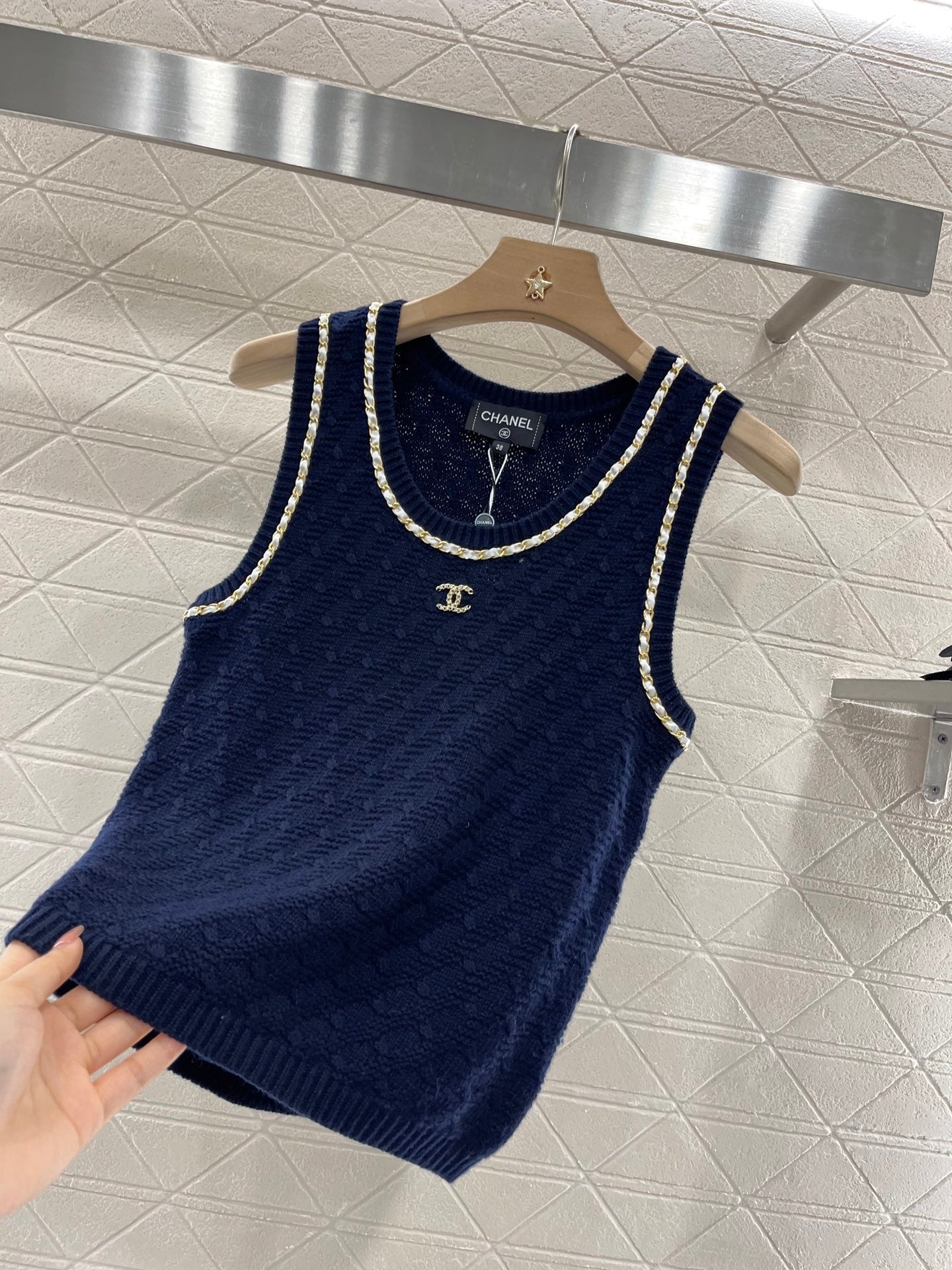 2025 New Leather Chain Knitted Vest