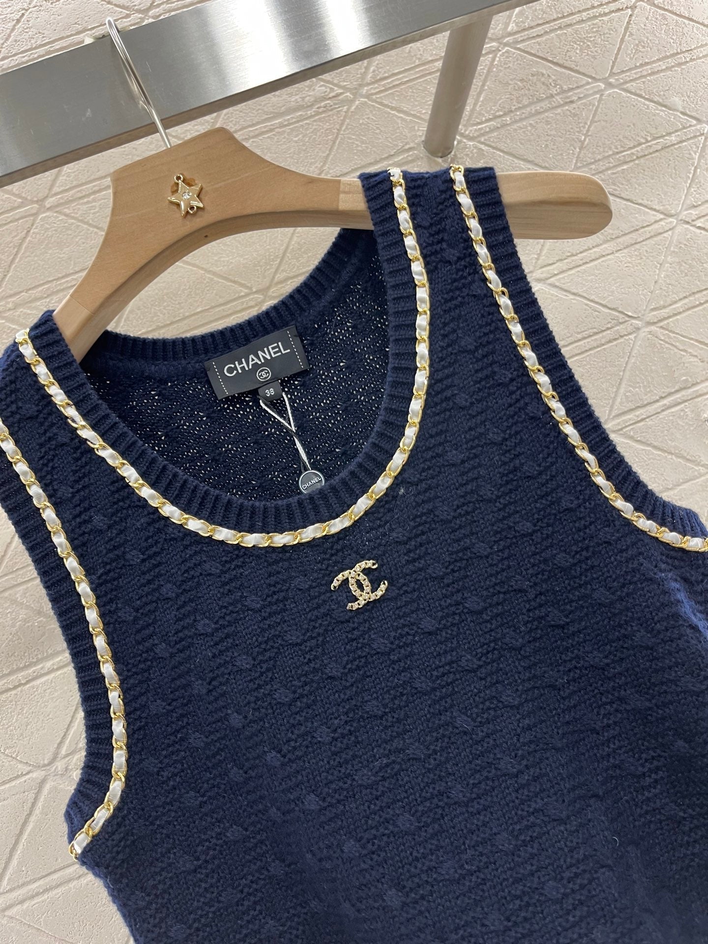 2025 New Leather Chain Knitted Vest