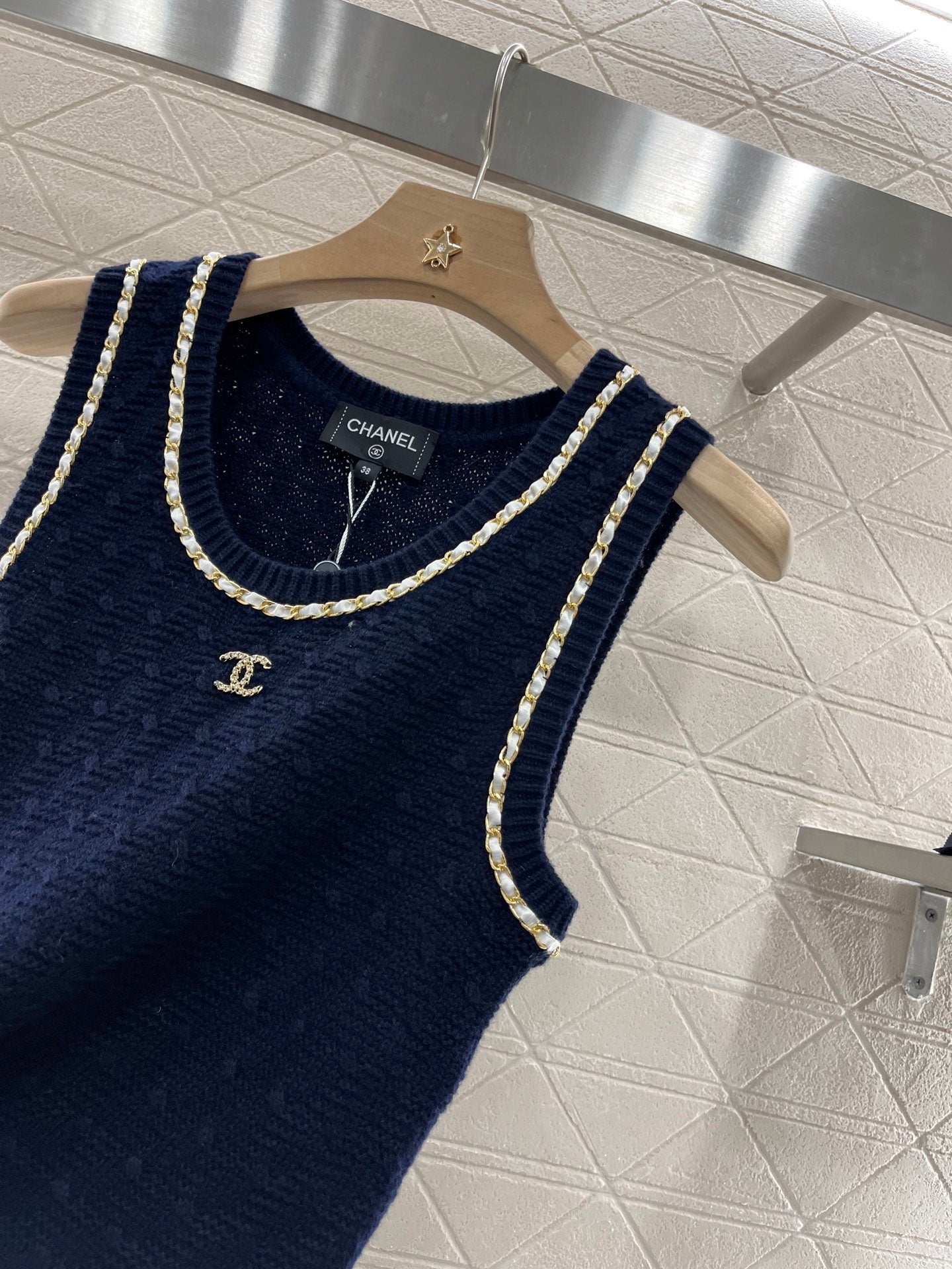 2025 New Leather Chain Knitted Vest