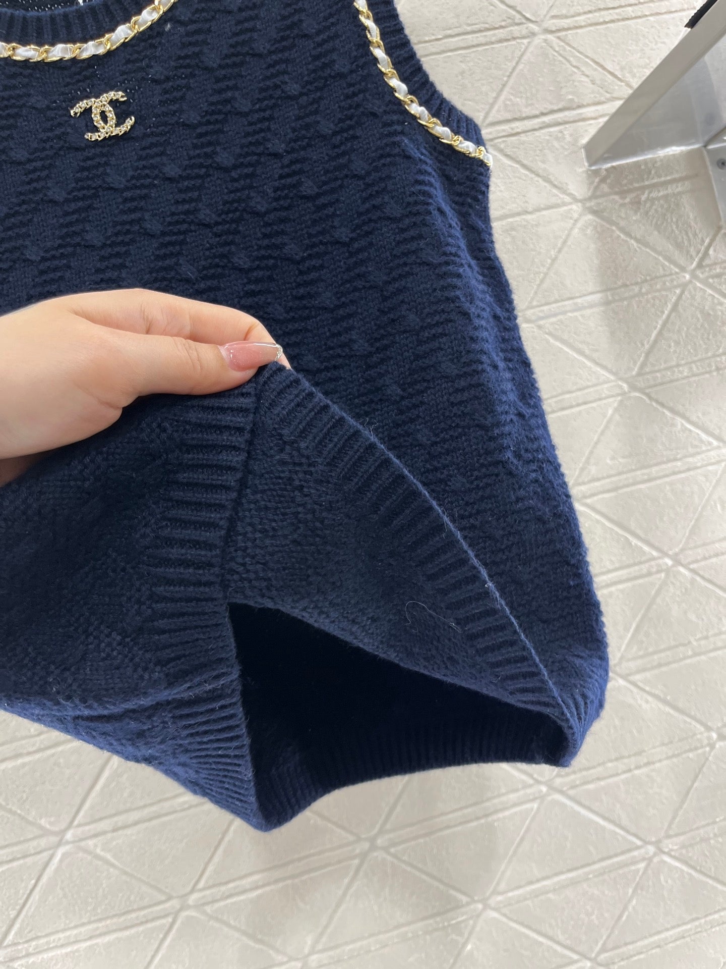 2025 New Leather Chain Knitted Vest