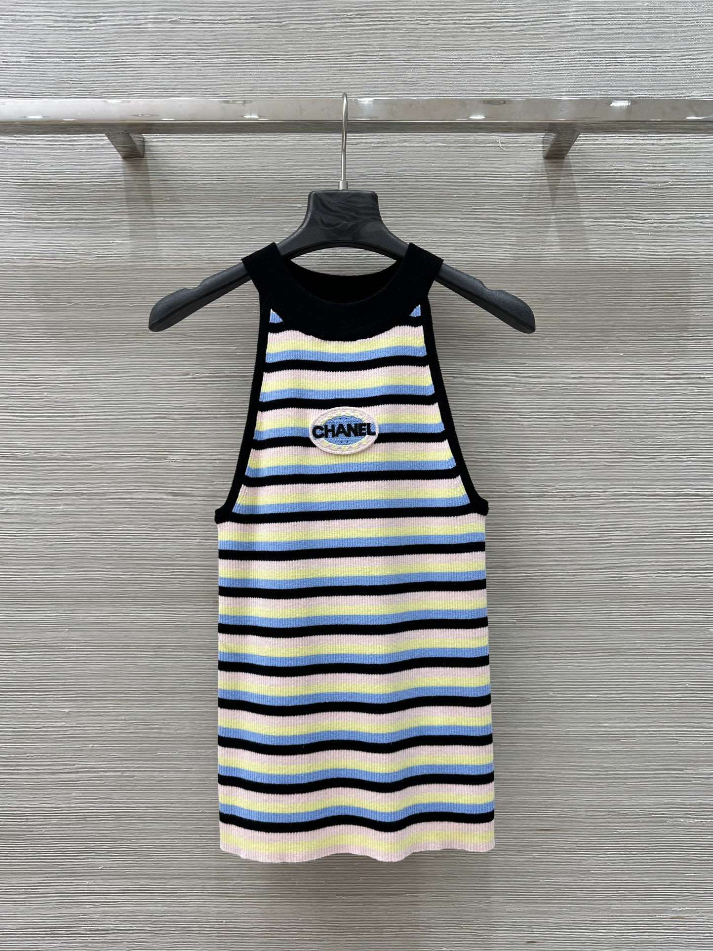 25 Spring and Summer New Vest