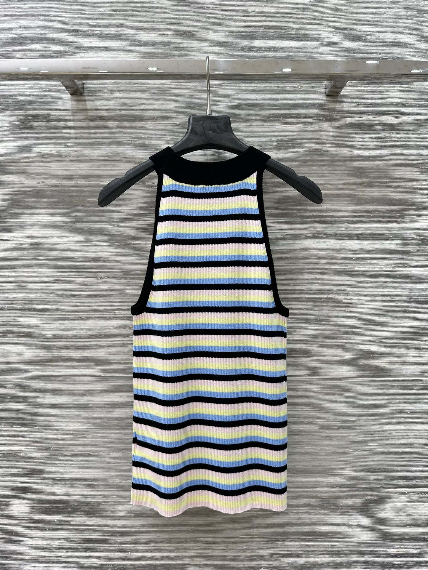 25 Spring and Summer New Vest