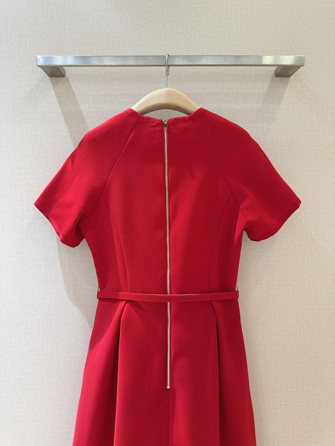 2025 new three-dimensional round neck raglan sleeve dress