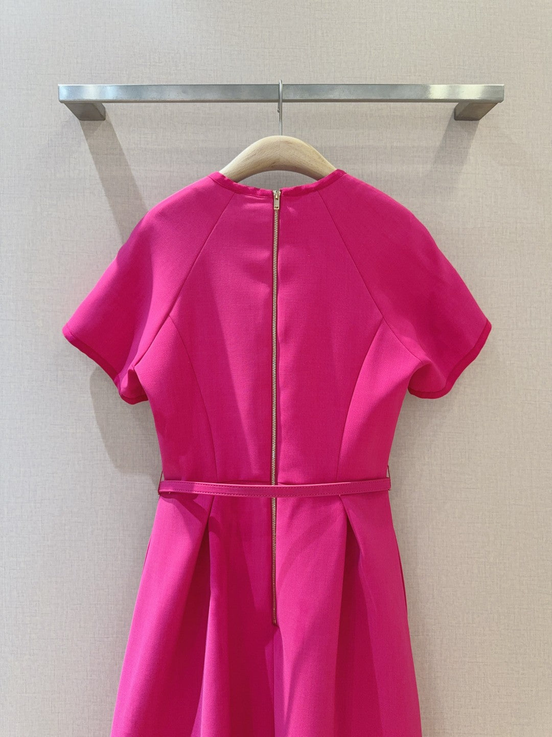 2025 new three-dimensional round neck raglan sleeve dress