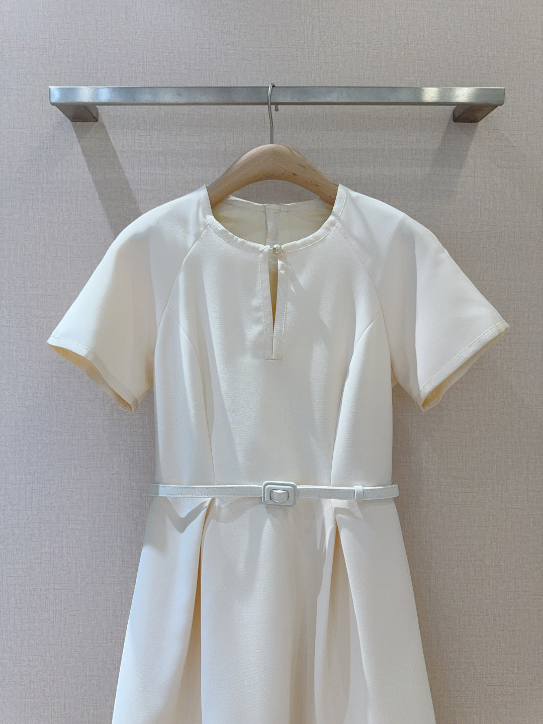 2025 new three-dimensional round neck raglan sleeve dress