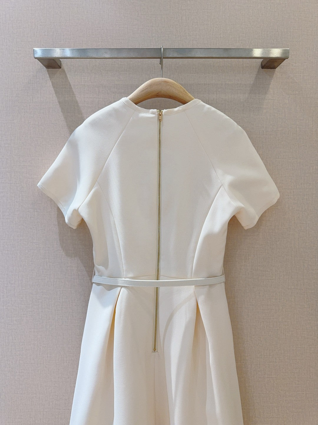 2025 new three-dimensional round neck raglan sleeve dress