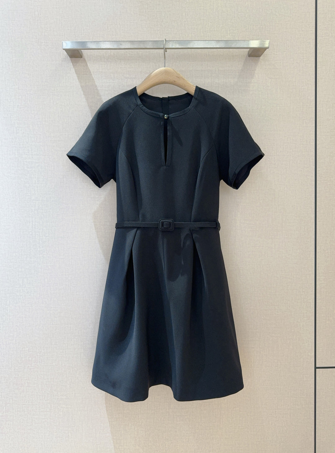 2025 new three-dimensional round neck raglan sleeve dress