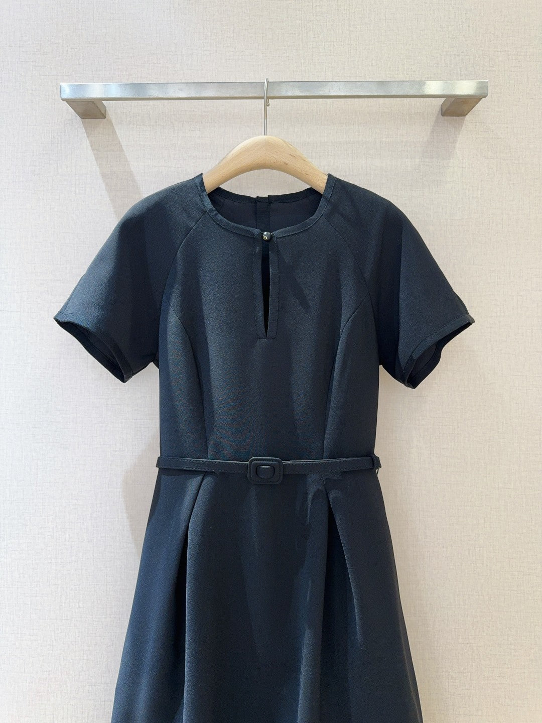 2025 new three-dimensional round neck raglan sleeve dress