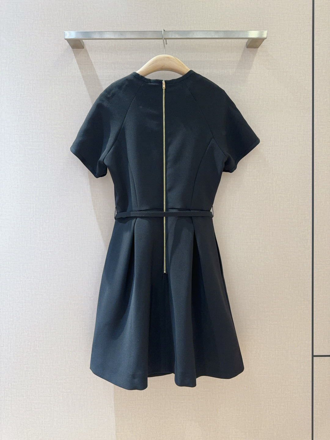 2025 new three-dimensional round neck raglan sleeve dress
