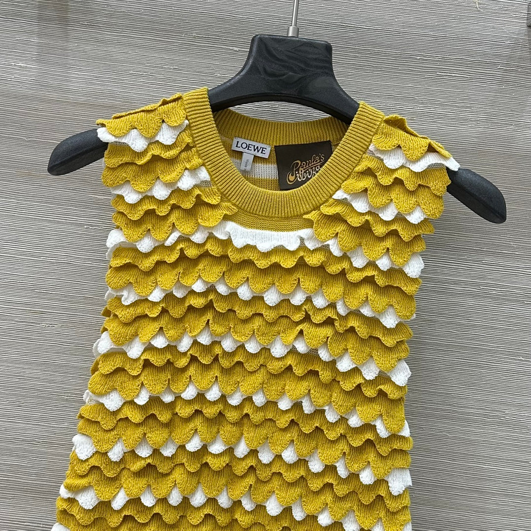 25 Scale Knit Vest Top Skirt Set