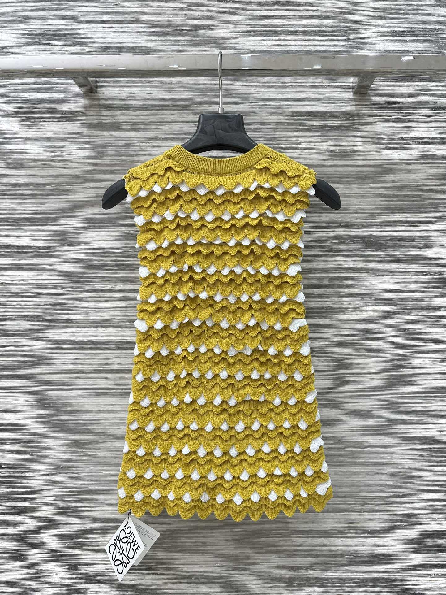 25 Scale Knit Vest Top Skirt Set