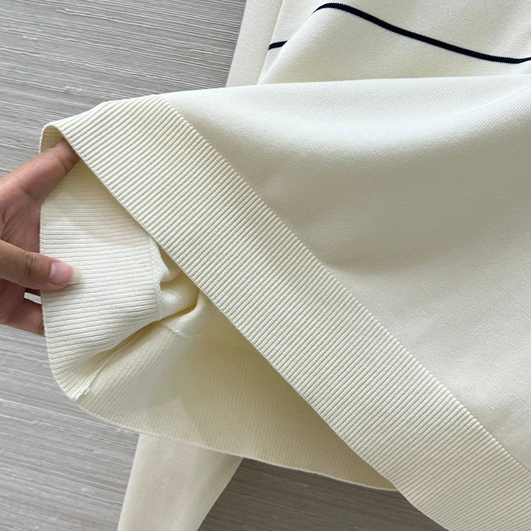 25 Early Spring New Style College Style Knit Top