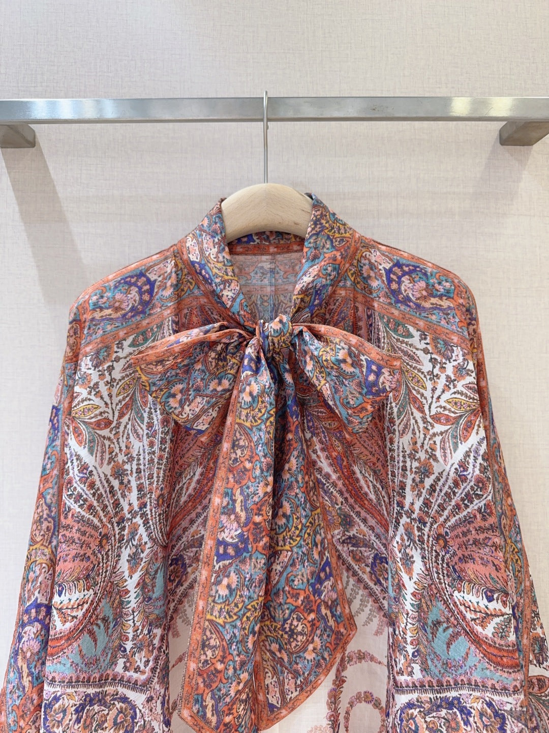 25 Summer New Arrivals Cream Paisley Pattern Tie Neck Long Sleeve Shirt