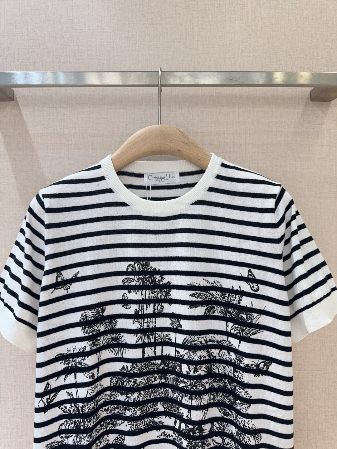25 Spring and Summer New Round Neck Striped Print Short Sleeve