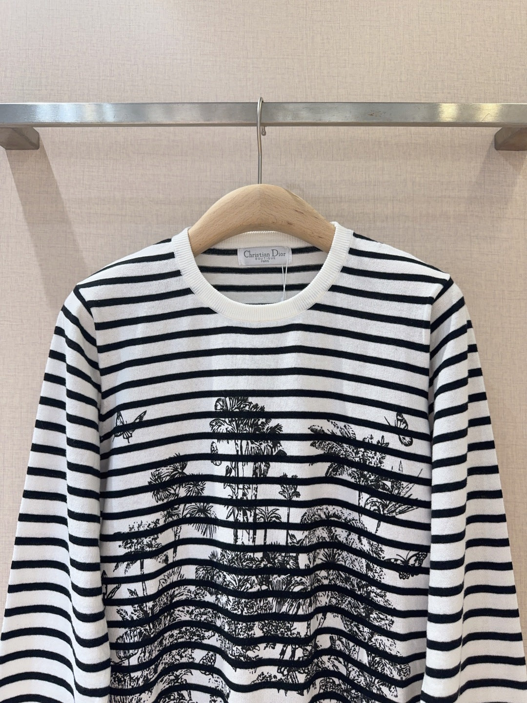 25 new Round Neck Striped Coconut Tree Print Pullover Long Sleeve