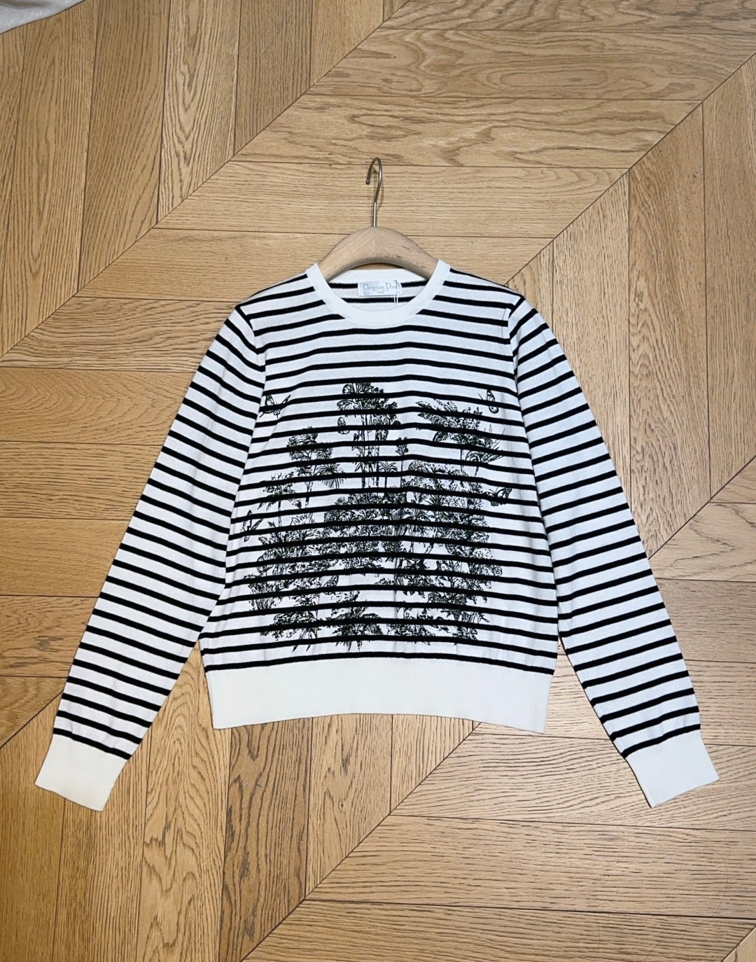 25 new Round Neck Striped Coconut Tree Print Pullover Long Sleeve