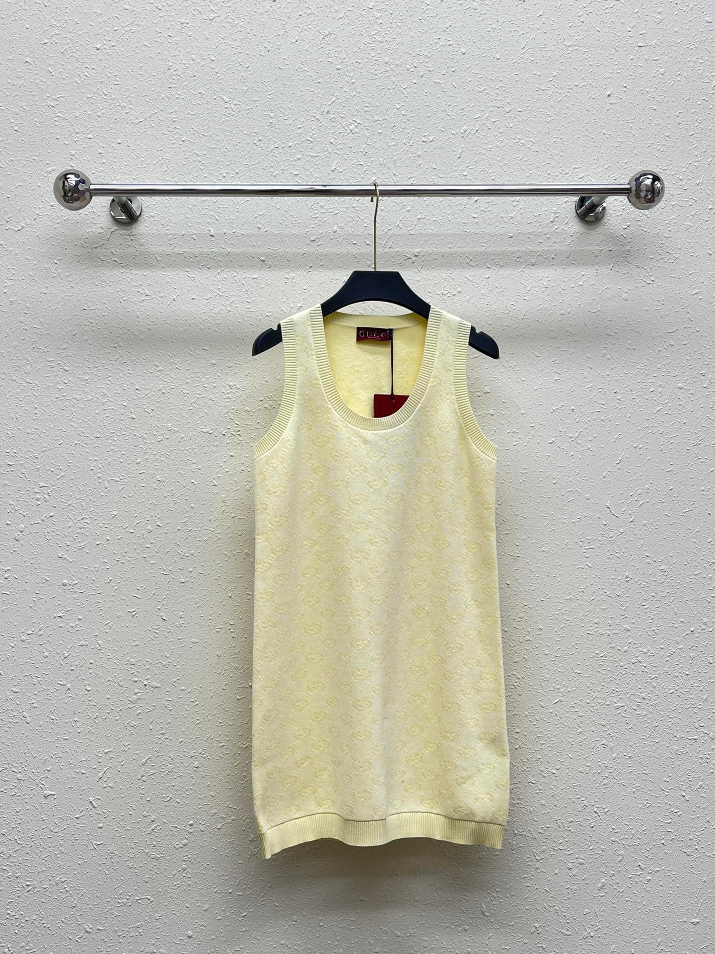 25 new knitted vest