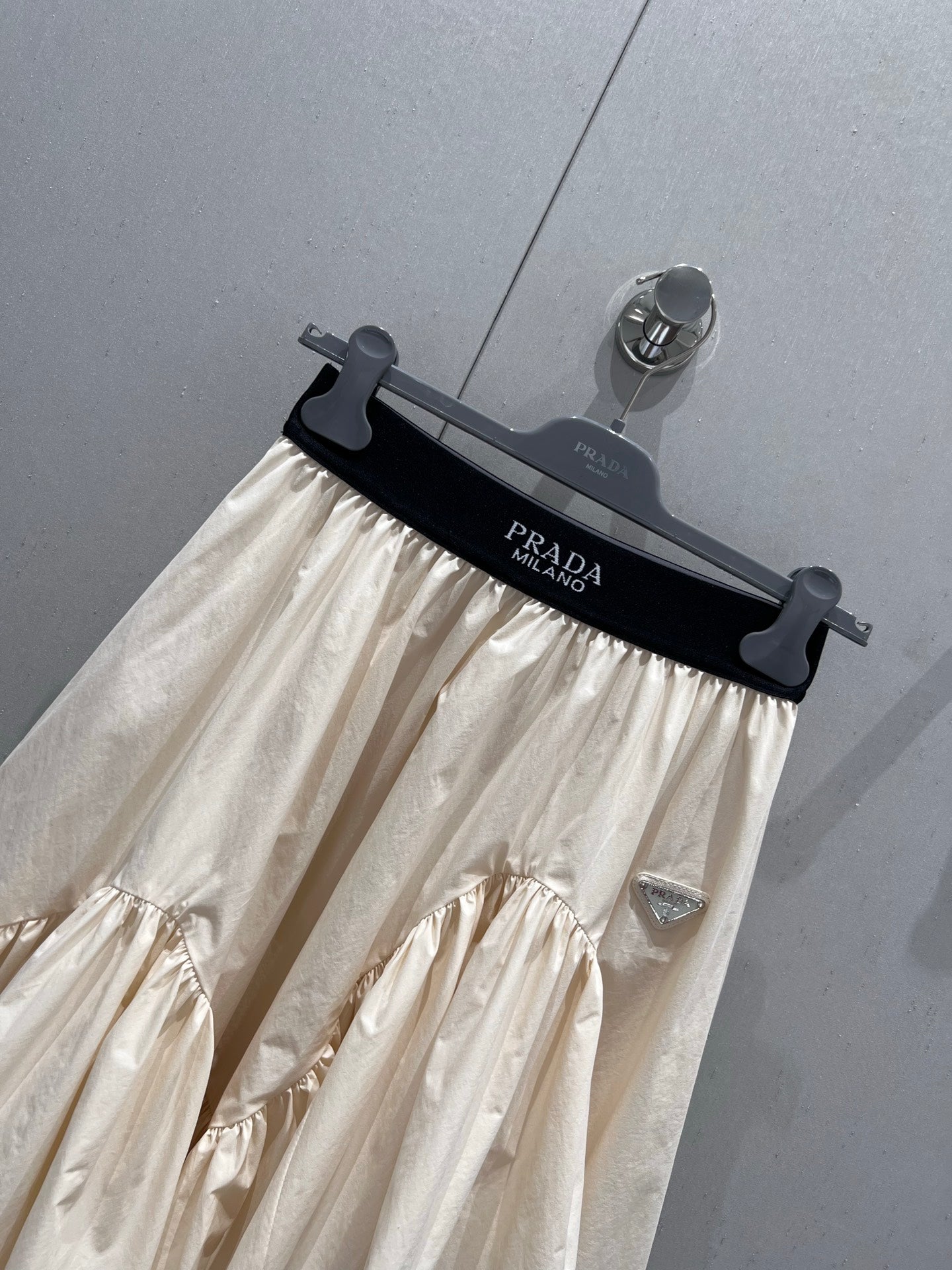 25ss spring and summer new irregular ruffle skirt