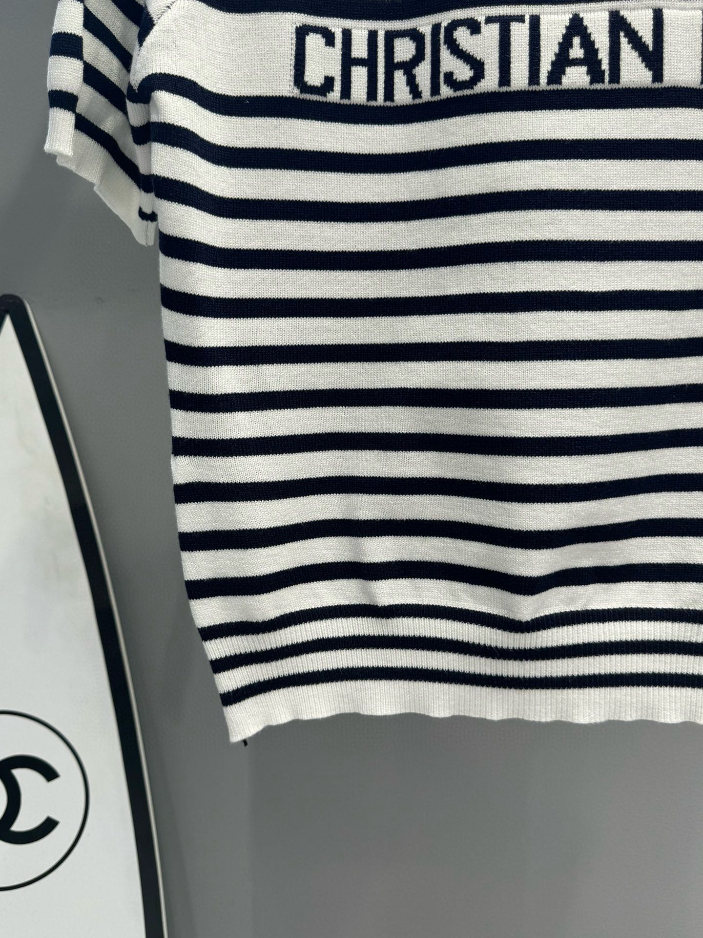 25 Pentagram Letter Jacquard Gold Button Shoulder Button Striped Crew Neck Knit Short Sleeve