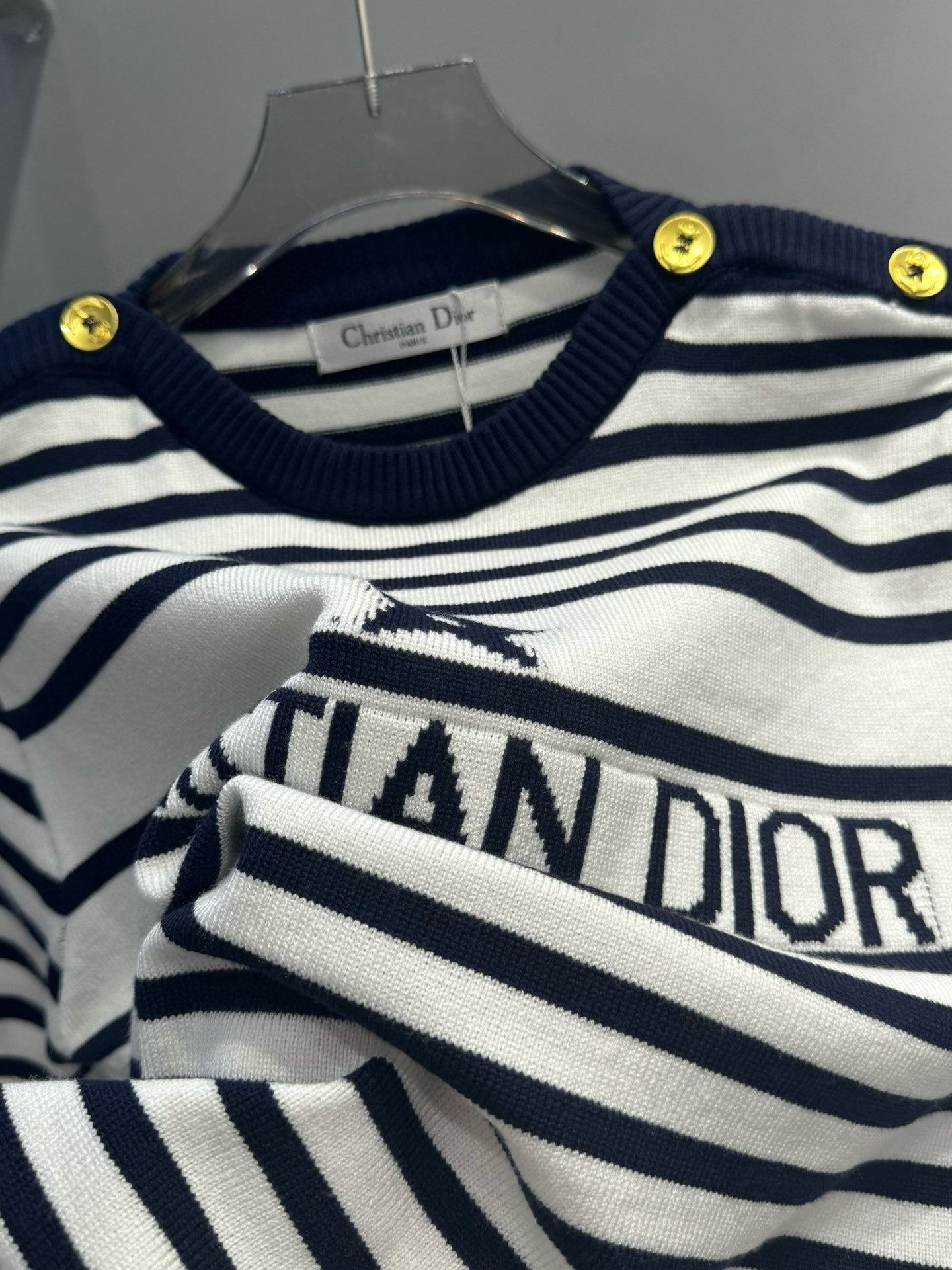 25 Pentagram Letter Jacquard Gold Button Shoulder Button Striped Crew Neck Knit Short Sleeve