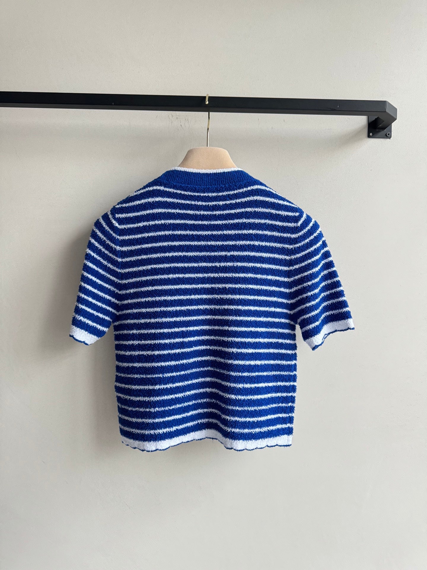 25 New Striped Knitted Short Sleeve Suit