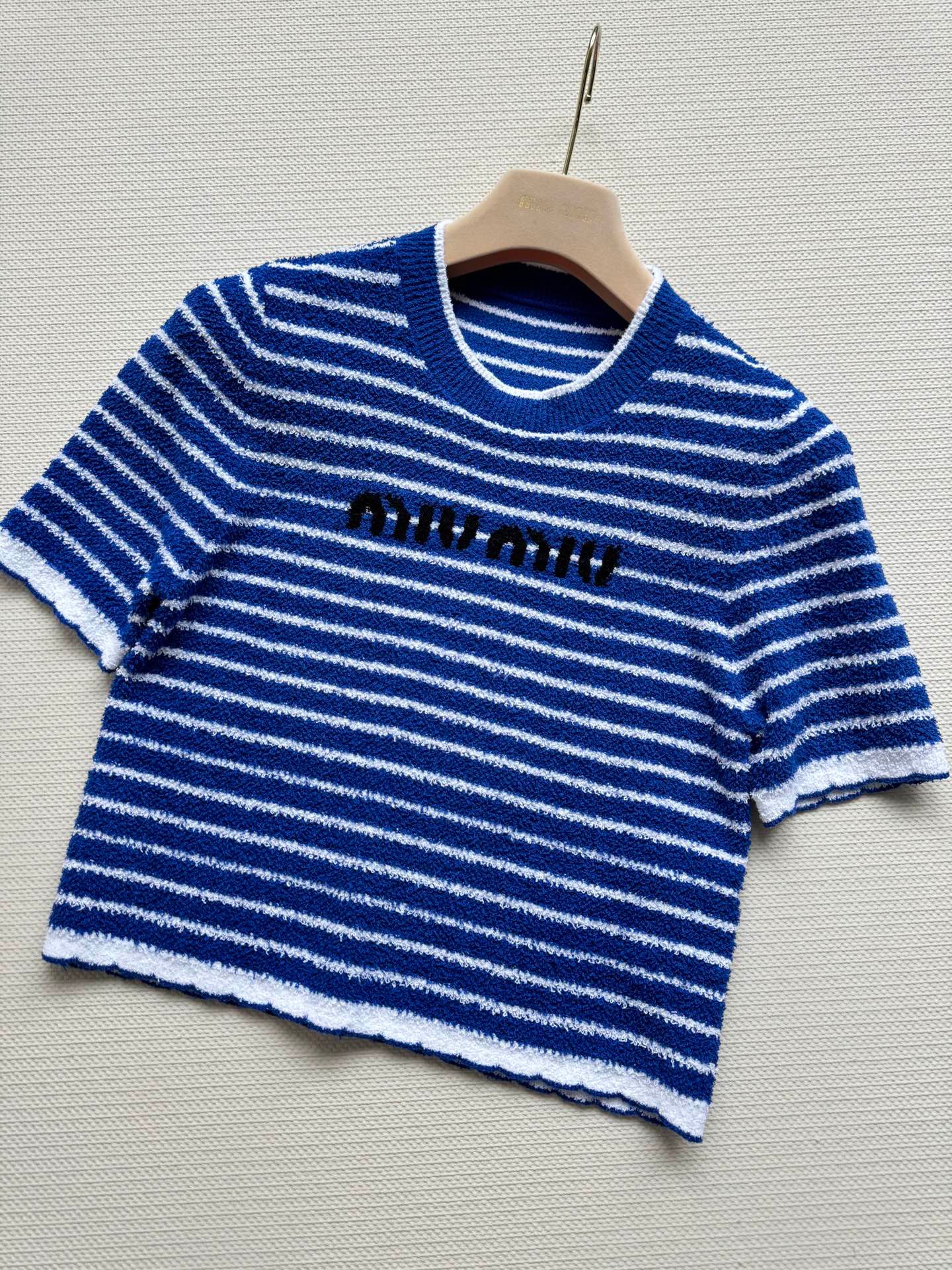 25 New Striped Knitted Short Sleeve Suit