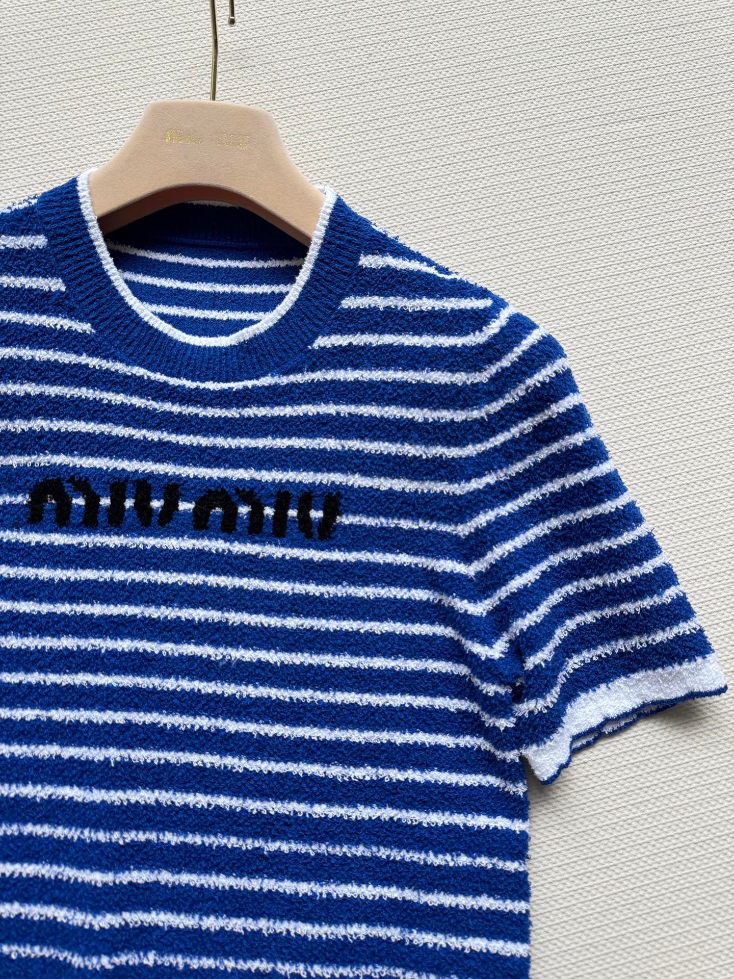 25 New Striped Knitted Short Sleeve Suit