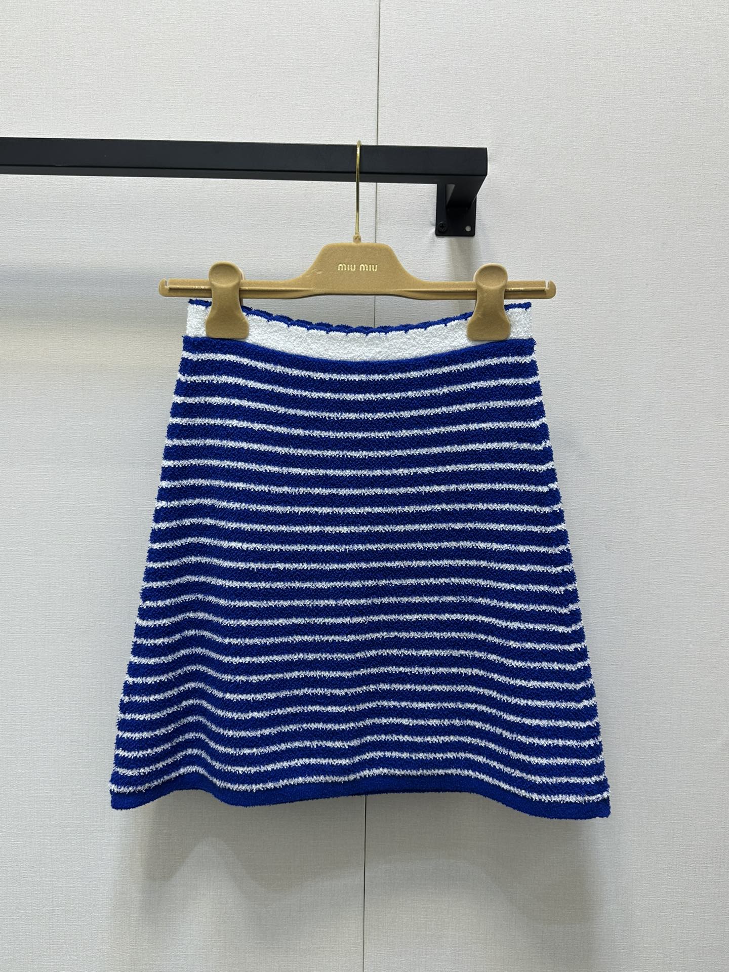 25 New Striped Knitted Short Sleeve Suit