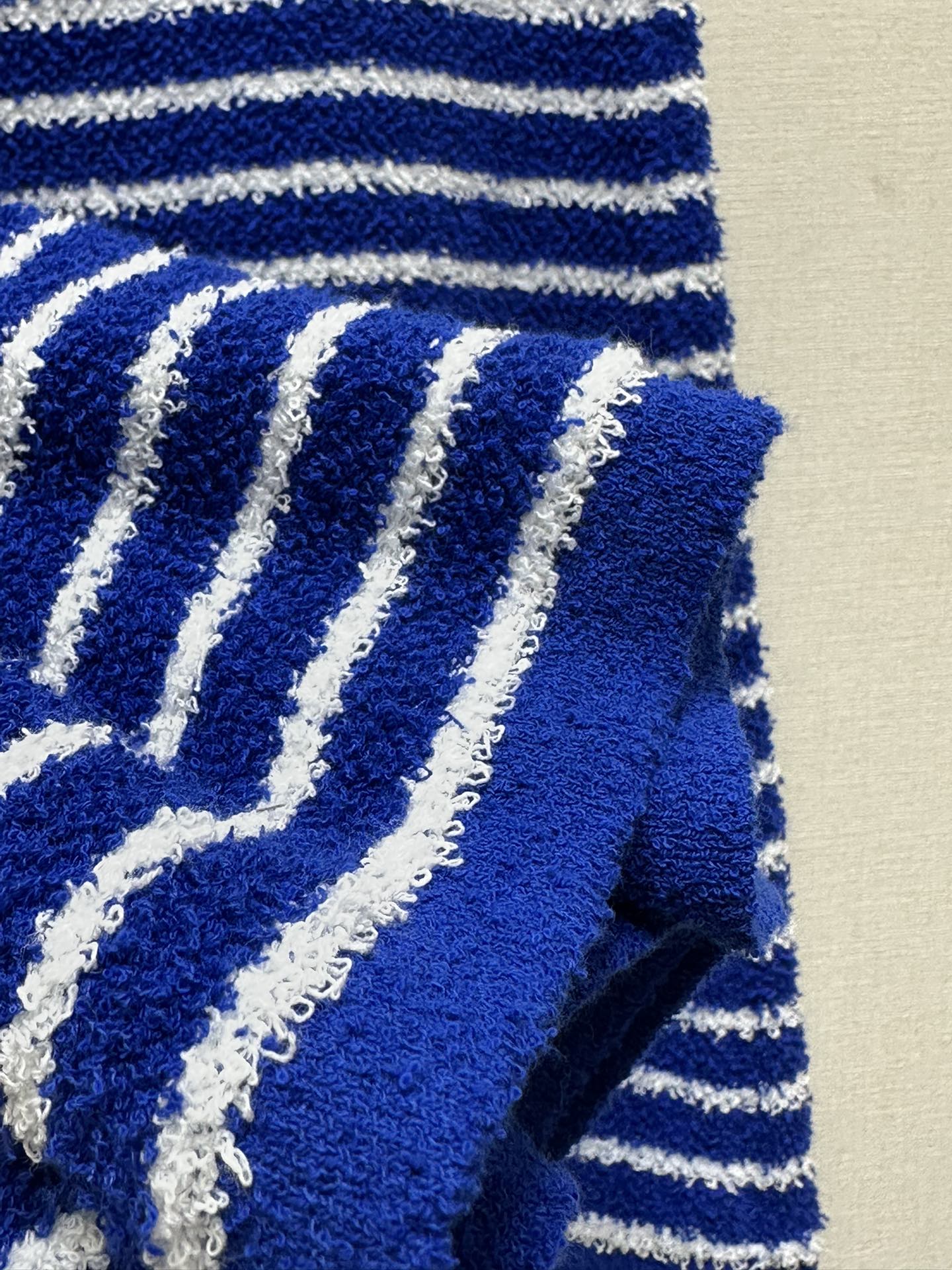 25 New Striped Knitted Short Sleeve Suit